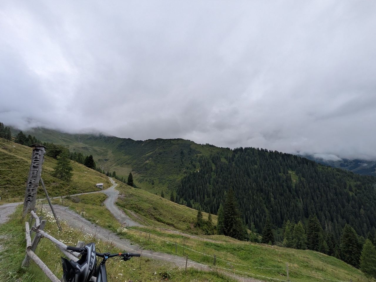 Ausblick an der Hacklbergalm